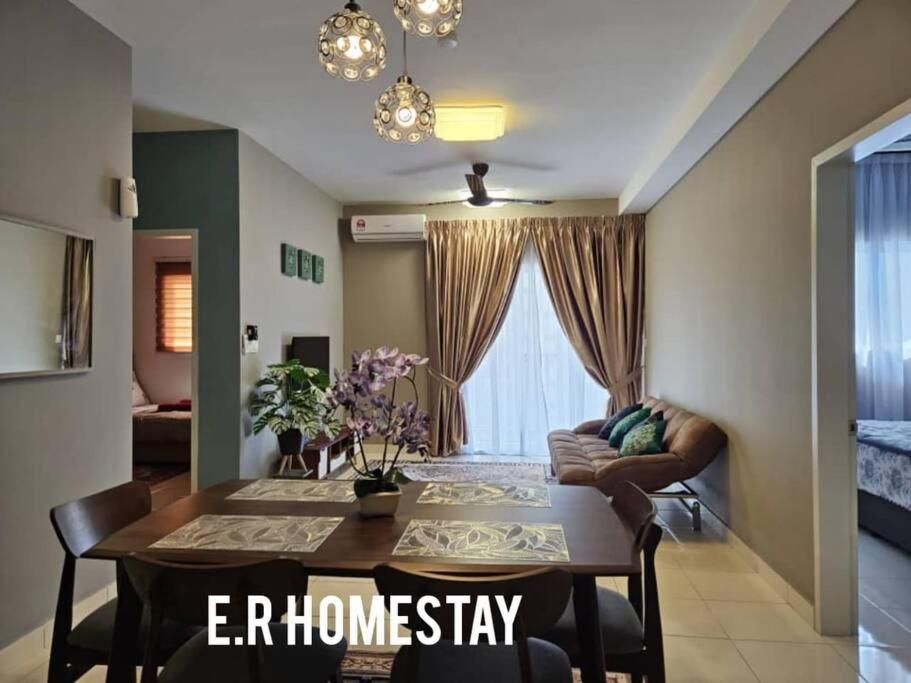 E. R Homestay 3R2B Nearby Klia Сепанг Экстерьер фото