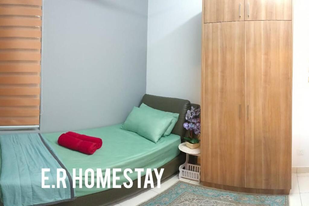 E. R Homestay 3R2B Nearby Klia Сепанг Экстерьер фото