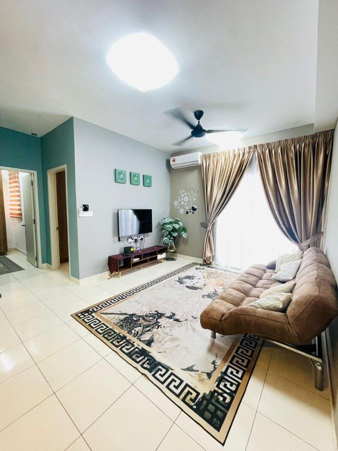 E. R Homestay 3R2B Nearby Klia Сепанг Экстерьер фото